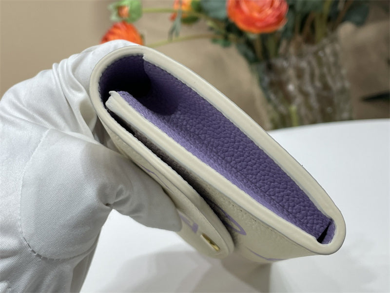  tailored shoulder bag detail view showing craftsmanship 14