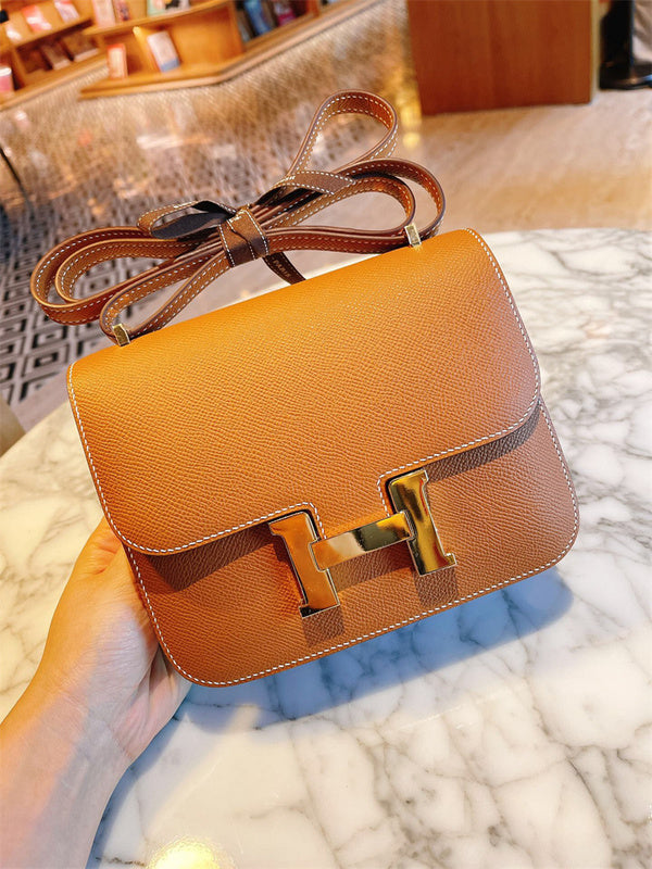  polished structured bag styled with outfit 18