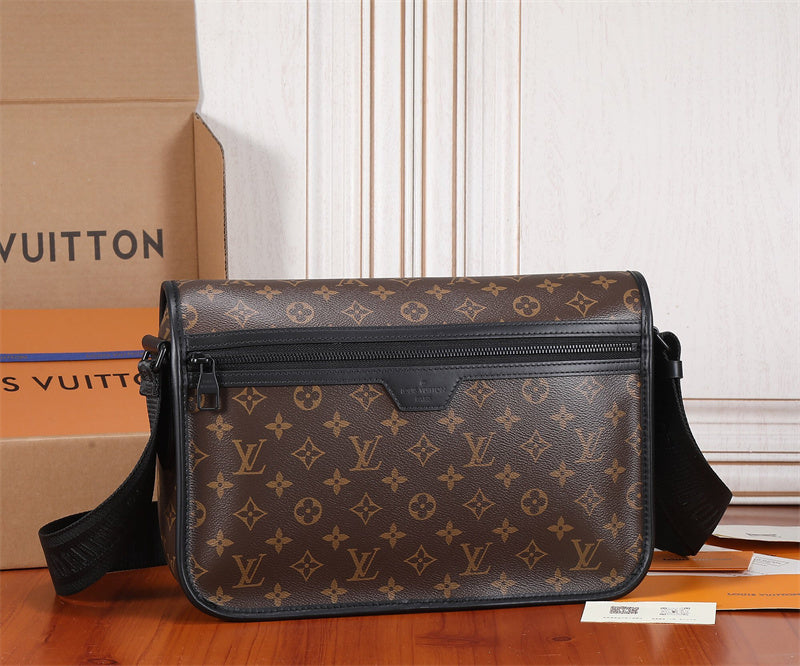  Refined satchel front view
