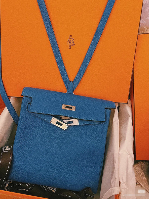 Side view of streamlined structured handbag