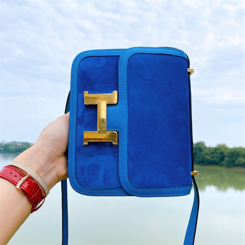  shoulder bag interior and compartment view