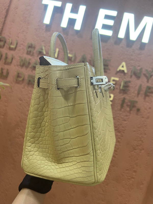 Versatile bag women's premium everyday handbag