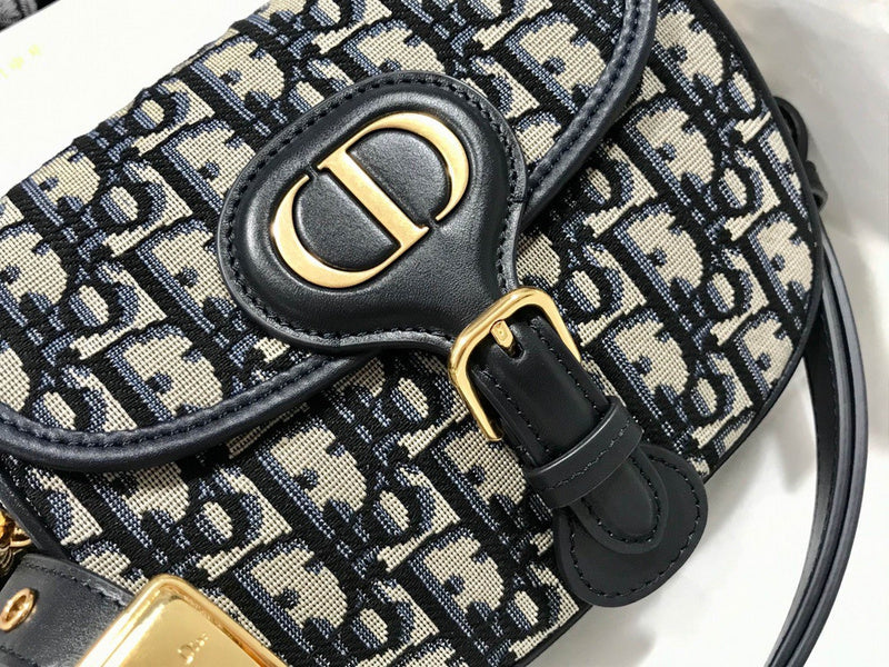 Handle and strap detail of premium polished women's handbag – women's designer-style accessory