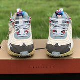 Nike Men's & Women's Designer Low-Top Shoes — Style 077 detail view