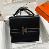 crossbody bag interior and compartment view 9