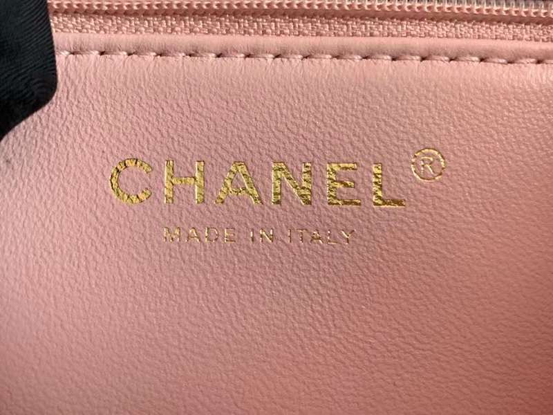 Zivas Charm Signature Style Everyday Handbag (Everyday Luxury Essential) – Lifestyle Shot