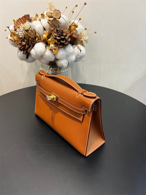  Curated shoulder bag carried on shoulder 10