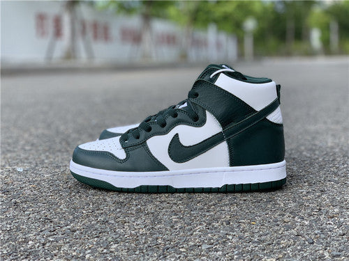 Nike Men's & Women's Luxury Low-Top Trainers — Style 057 hardware detail