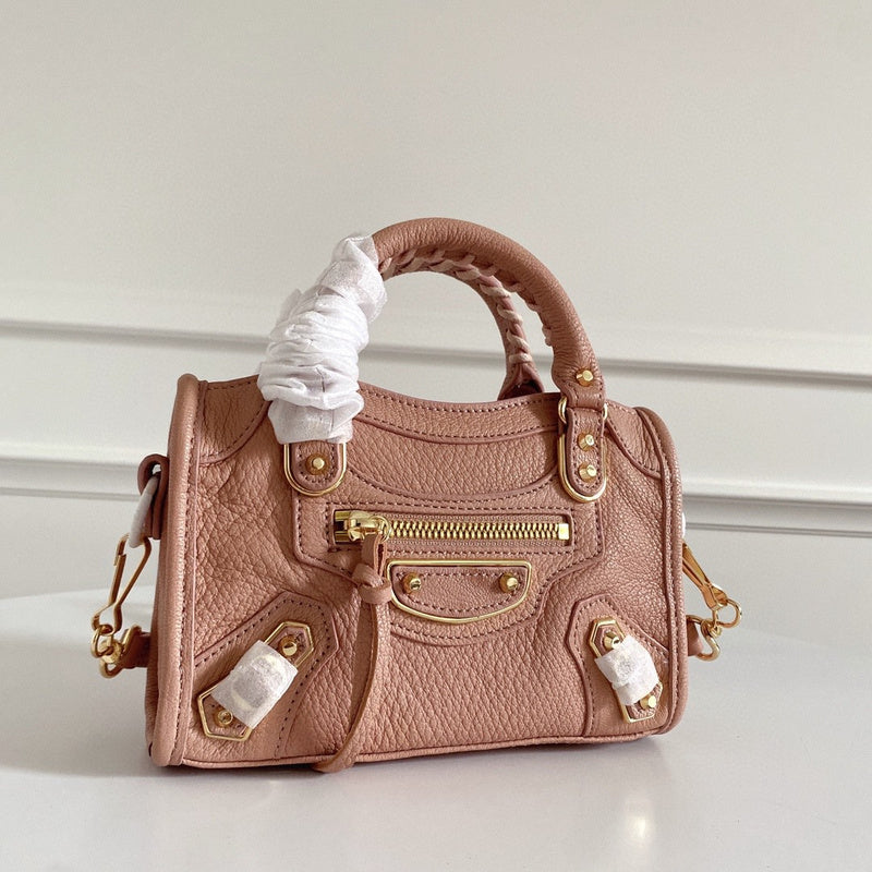 Zivas Charm Chic Craftsmanship Statement Handbag (Statement-Ready Design) – Full Silhouette