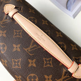 Side profile of everyday-luxe chic women's handbag – women's luxury accessory