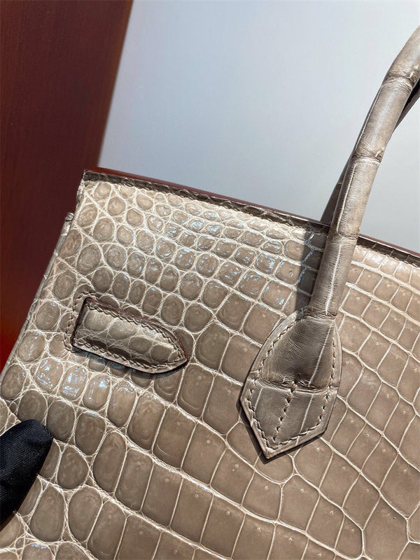  tailored structured bag detail view showing craftsmanship 8