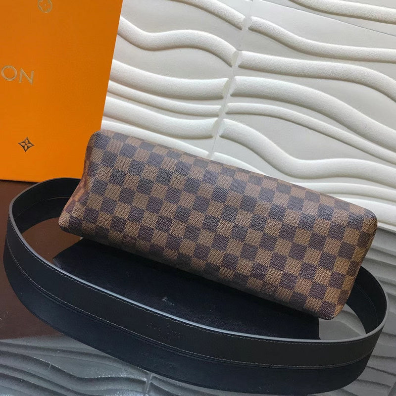 Styled lifestyle shot of structured modern women's handbag – women's premium purse