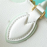  essential tote bag styled with outfit 18