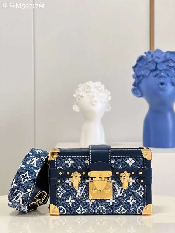 Side profile of structured premium women's handbag – women's designer-style accessory