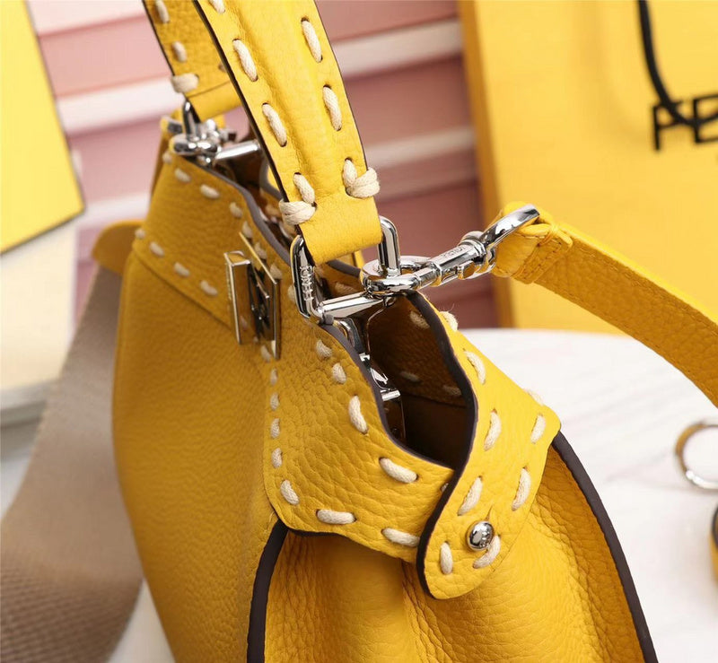 Ziva's Charm handbag – close-up view (Standard Size)