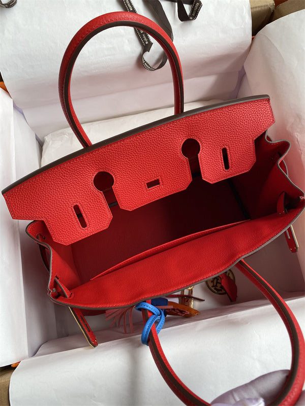 Minimalist handbag styled for everyday wear