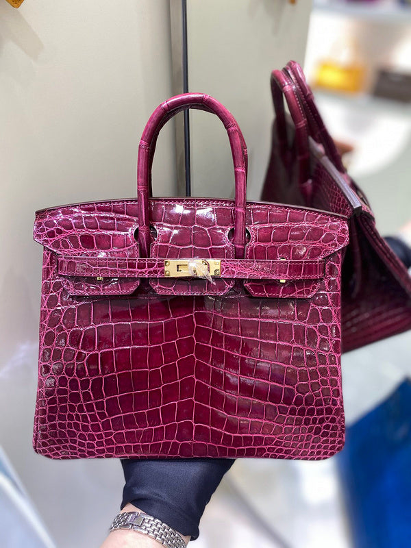 Close-up detail of effortless bag design