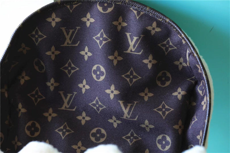  streamlined tote bag detail view showing craftsmanship 8