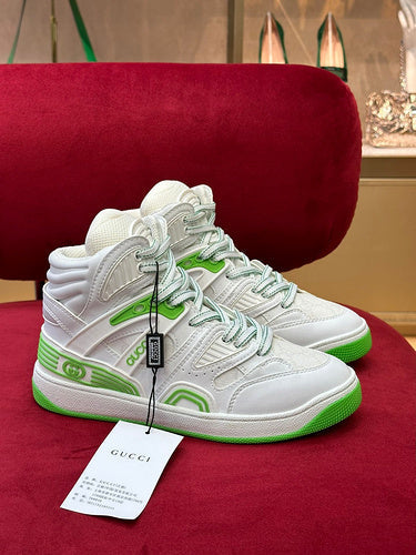 Gucci clean off-white luxury sneakers view 11 padded collar comfort