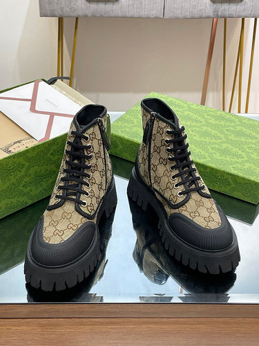 Gucci all-black luxury sneakers view 11 retro runner design