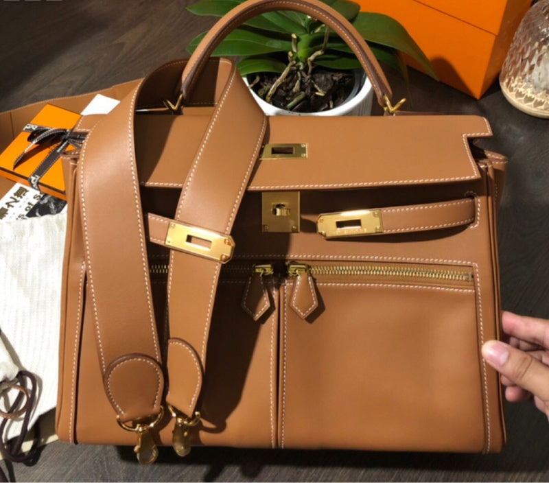Side view of everyday-ready structured handbag