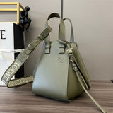 Ziva's Charm handbag – detail view (19.5cm*14.4cm*20.8cm)