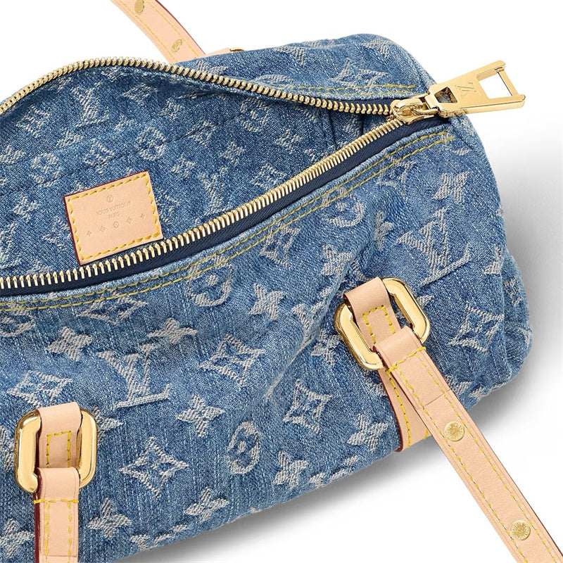  structured bag interior and compartment view 27