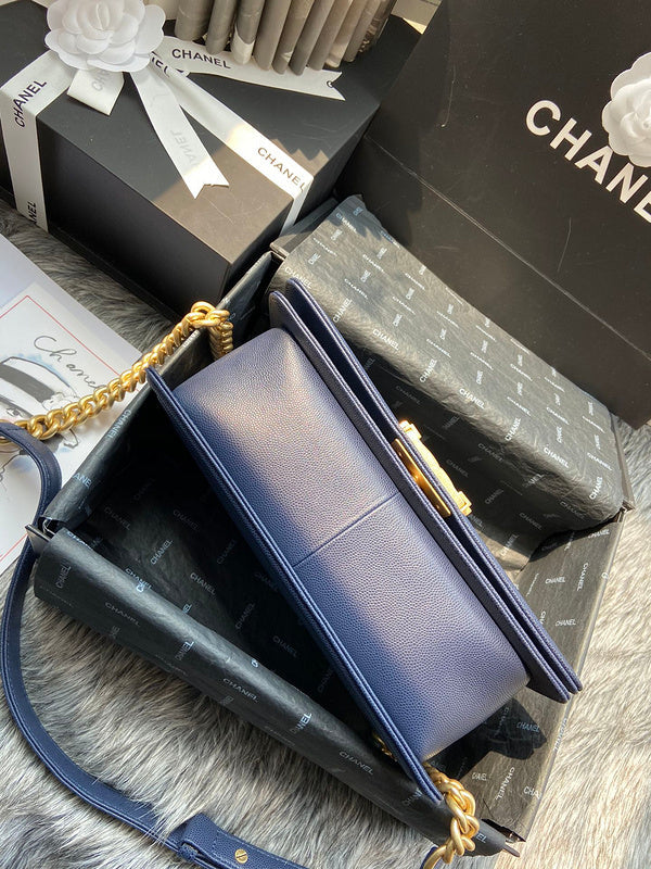  women's handbag, mid design, view 4