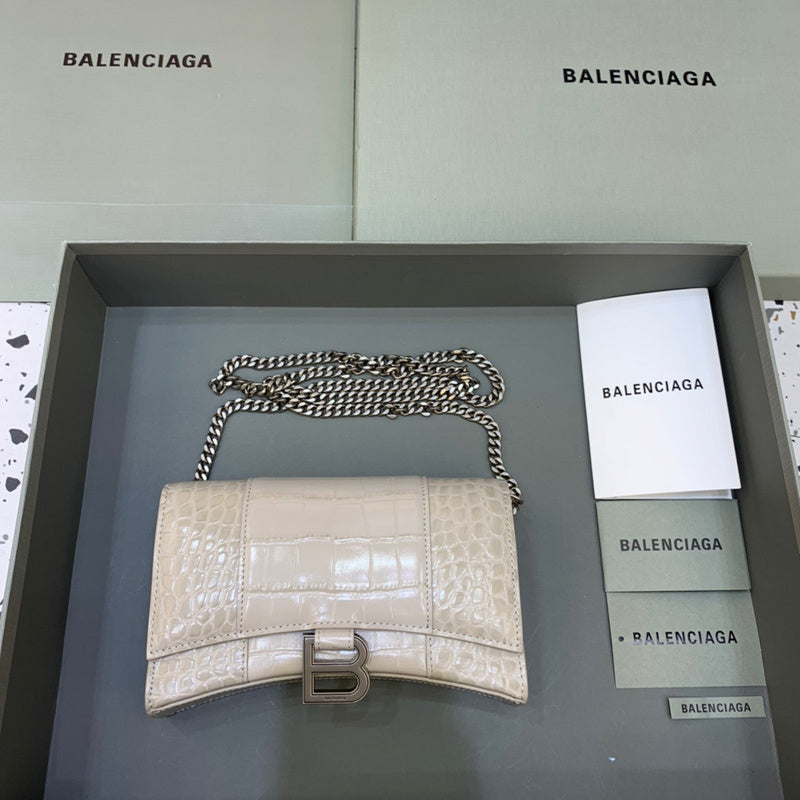 Understated Premium PU Leather Handbag - Statement Silhouette | Women's Luxury Handbag #458 - side angle view (image 2) of designer-inspired handbag