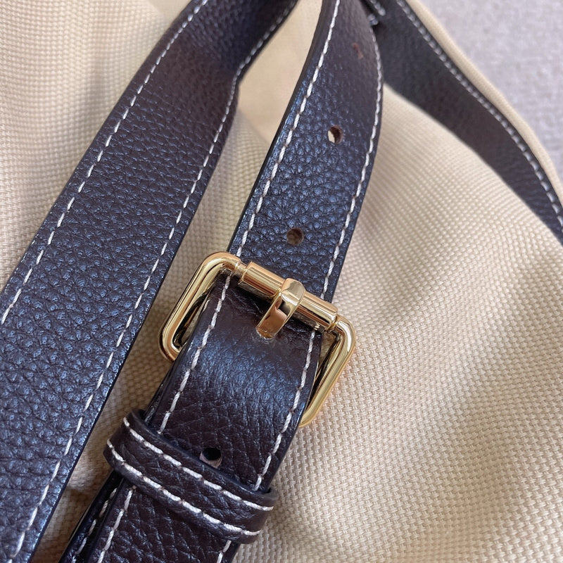 Ziva's Charm handbag – carry view (33cm*33cm*16cm)
