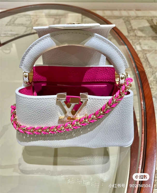  Polished everyday bag carried on shoulder