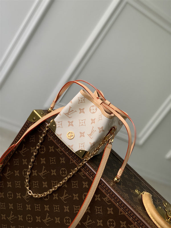  Statement handbag front view
