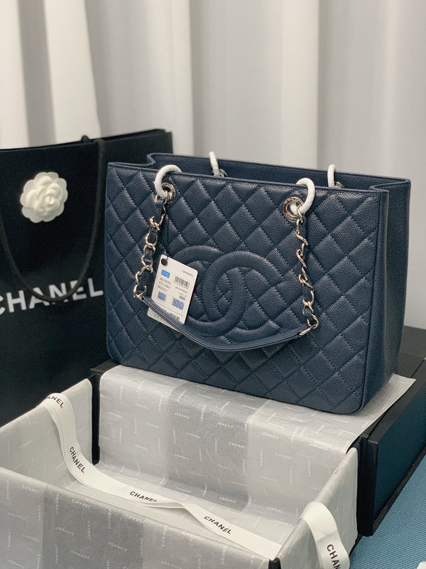  handbag, spacious everyday style, image 1