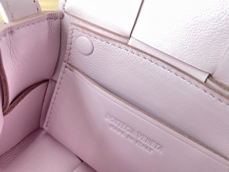 Elegant Vegan Leather Handbag - Everyday Elegance | Women's Fashion Handbag #1666 - product detail shot (image 10) of designer-inspired handbag