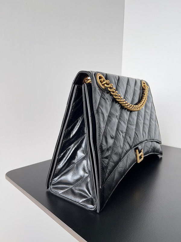 Zivas Charm Chic Craftsmanship Fashion Handbag (Contemporary Shape Language) – Detail View