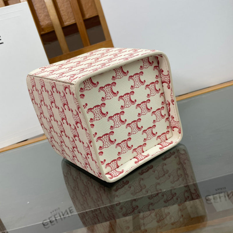 Side profile of modern classic women's handbag – women's designer-style accessory