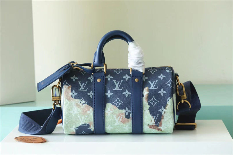  minimalist handbag styled with outfit