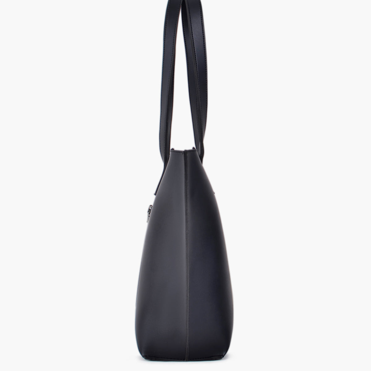 Ziva's Charm shoulder bag – close-up view (one versatile size)