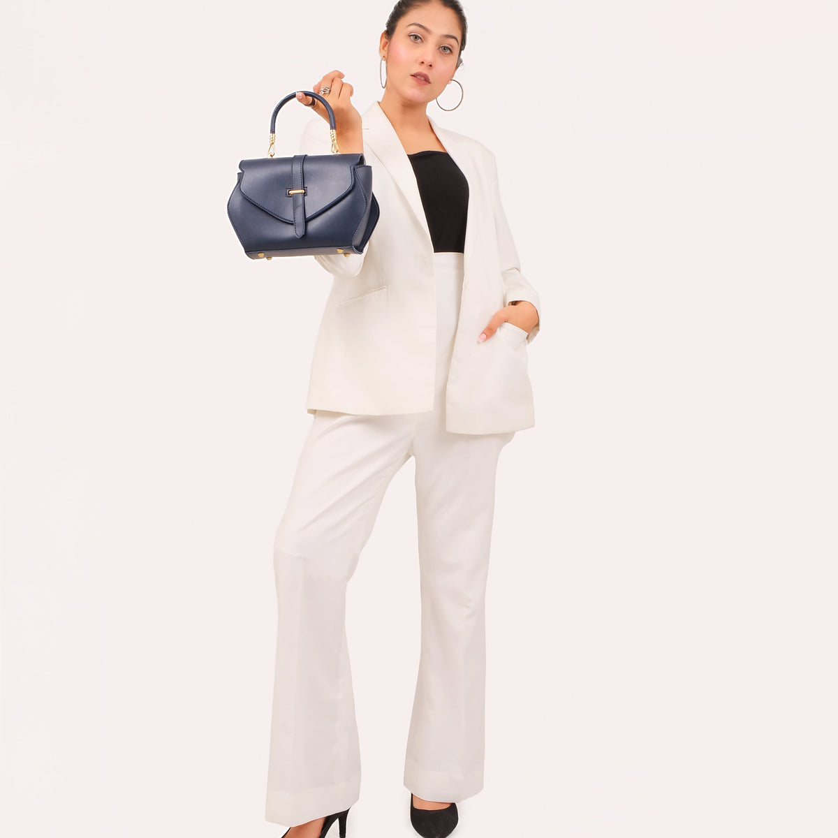 Ziva's Charm shoulder bag – carry view (one versatile size)