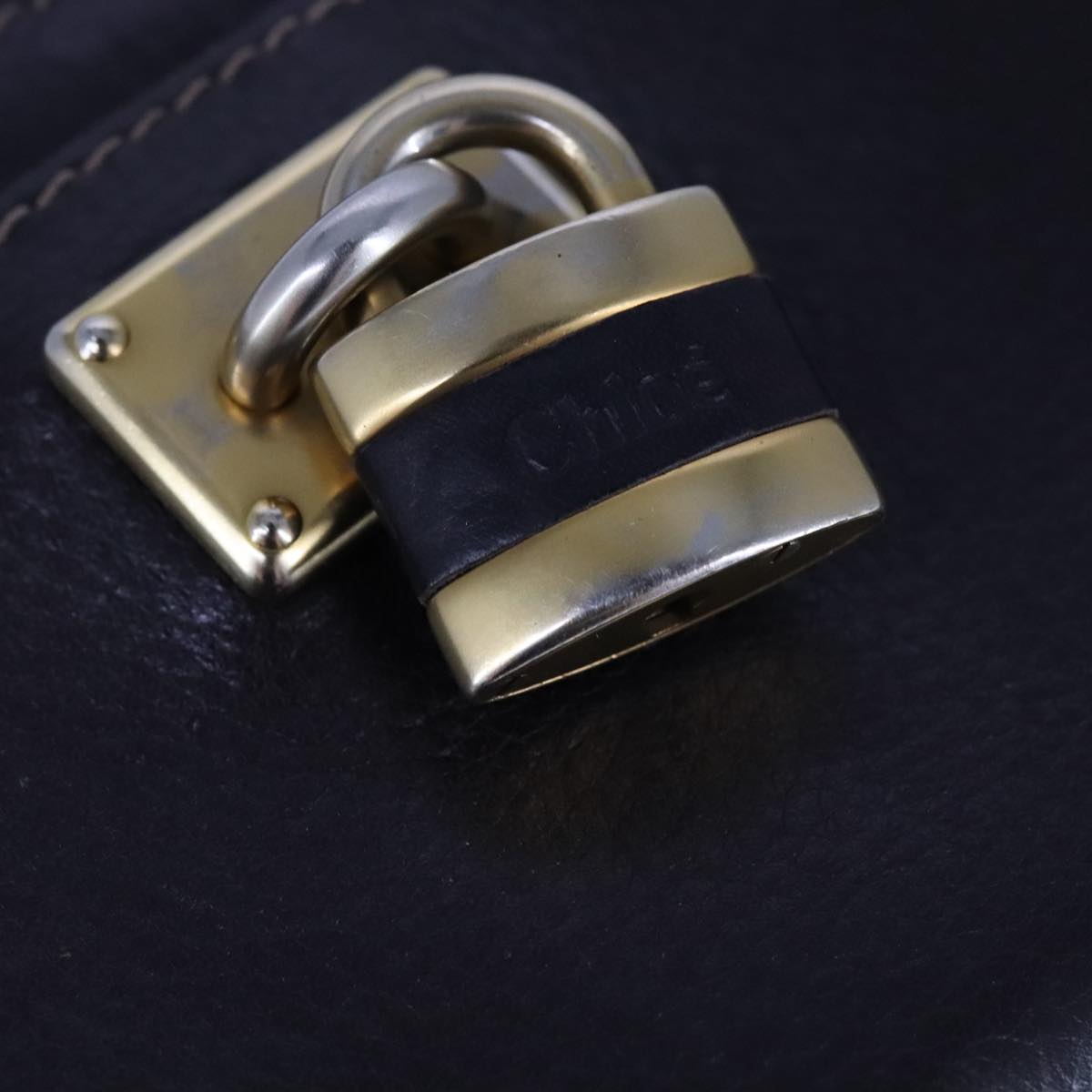 Sorentique elegant leather Wallet close-up detail
