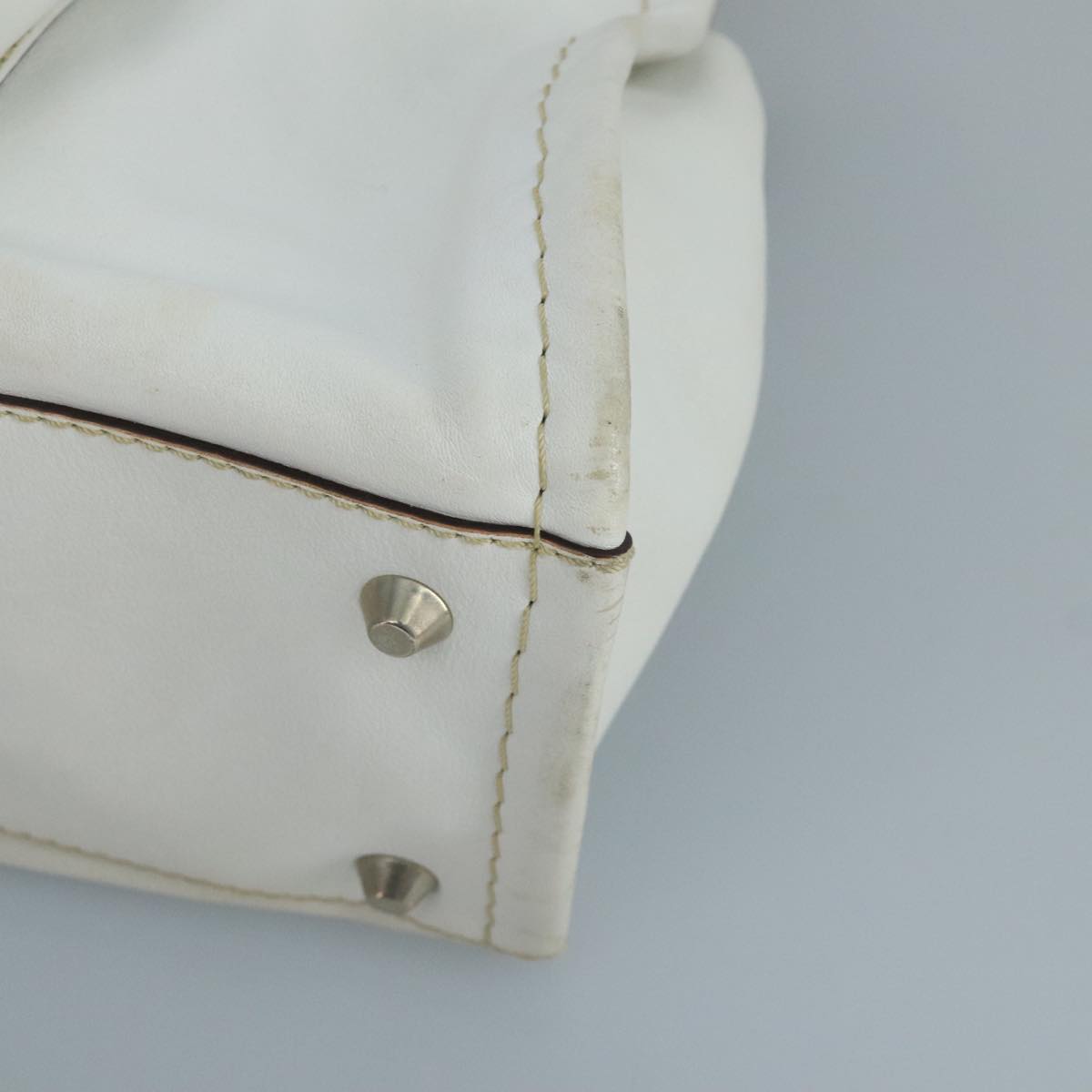 Veldelle elegant leather Handbag side view