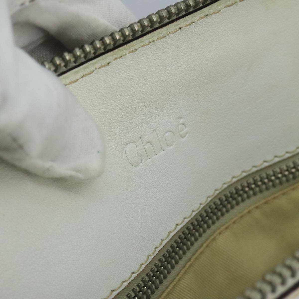 Veldelle elegant leather Handbag angled view