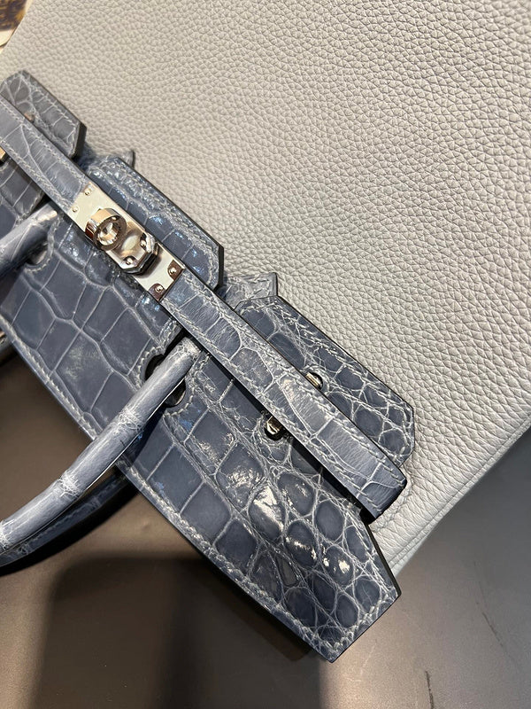 Fluid handbag styled for everyday wear