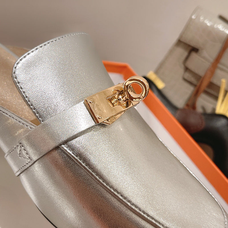 Hermès Beige Slingback Heels - Angled View