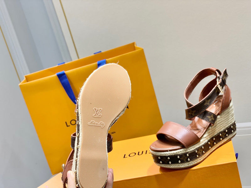 Louis Vuitton shoes Style 382 - back heel detail