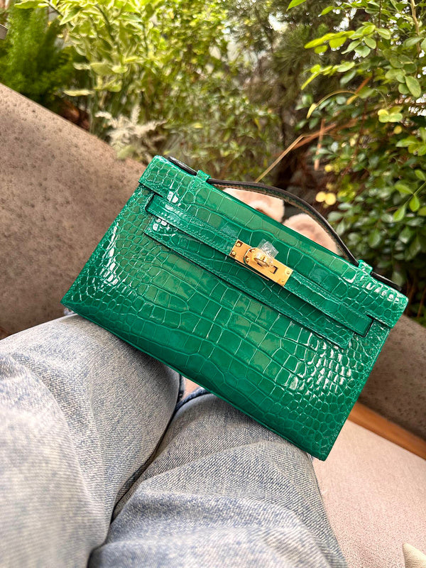 Close-up detail of effortless bag design