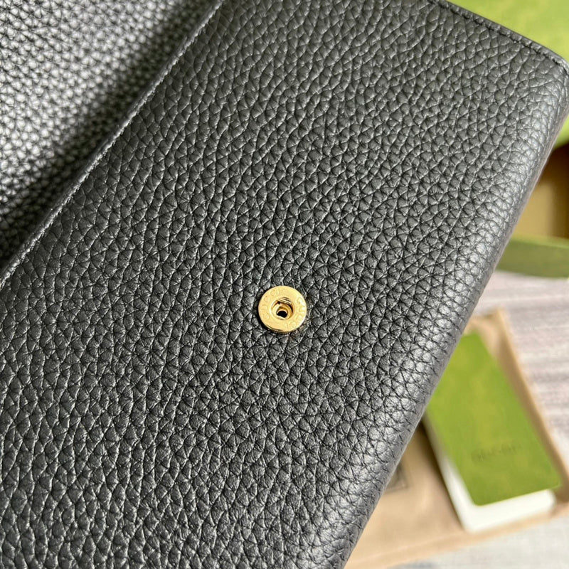 Interior view of structured premium bag