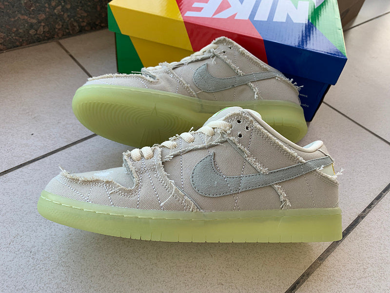 Nike Men's & Women's Luxury Lifestyle Trainers — Style 195 side view