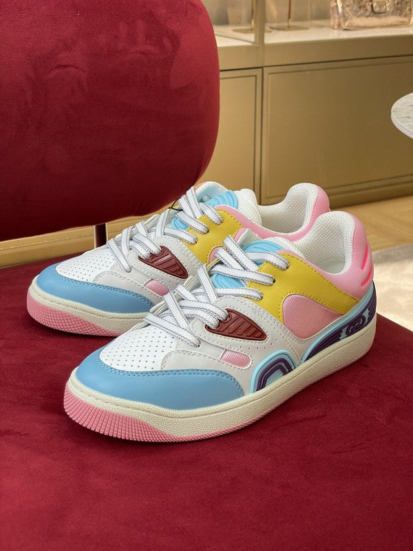 Gucci classic monochrome luxury sneakers view 8 heritage-inspired look