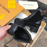 Full silhouette view of Louis Vuitton luxury piece style No.168